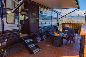 تناول الطعام بالخارج