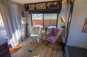 Fernseher, Kamin