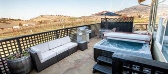 Cottage 1 offers a king-sized bed, dining area, full kitchen, hot tub.