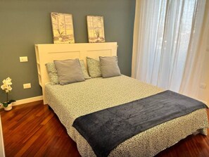 2 chambres, bureau, fer et planche à repasser, Wi-Fi gratuit