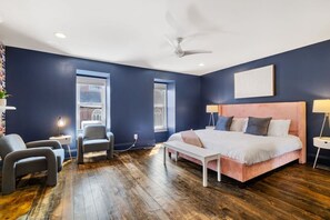 4 bedrooms, desk, WiFi, bed sheets