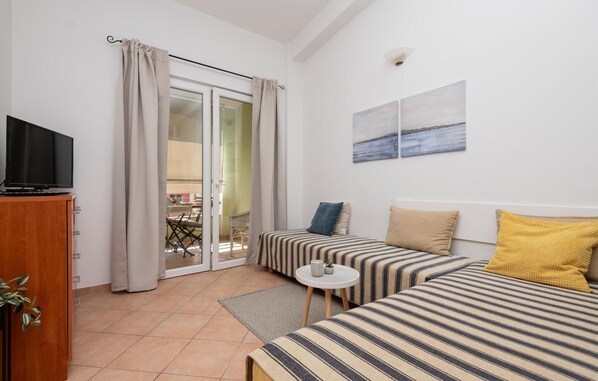 1 bedroom, free WiFi, bed sheets