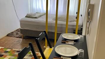 1 quarto, ferros/tábuas de passar roupa, Wi-Fi, roupa de cama