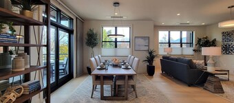 Luxury condo with 2 bedrooms/2 bathrooms, sleeper sofa, full kitchen.