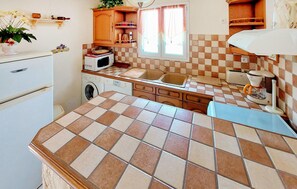 Microondas, horno, parrilla de estufa y lavavajillas 