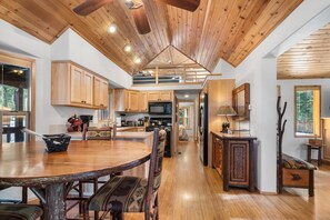 Dining - 2 cabins with 4 bedrooms, hot tubs, dining room and full kitchen. (Ashland)
