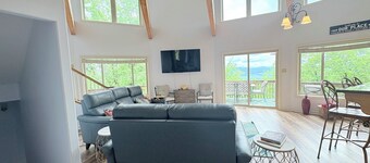 Breathtaking mountain views-4king en suites, bunk rm, sauna, air hockey,MANCAVE!