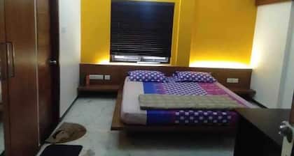 Besant Nagar, Fully Furnished Accommodates 6 adults-Wireless Internet ready