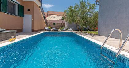 Stunning apartment in Karalic with WiFi