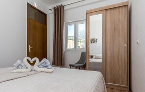 1 bedroom, free WiFi, bed sheets