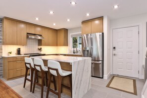 Private kitchen - Mountainside Retreat - Ski On/Off (Tannersville)