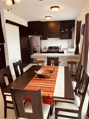 Dining - Remodeled penthouse in Margaritas Condo, close to beach and shopping (Playa del Carmen)