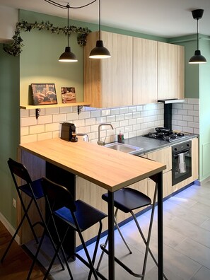 Private kitchen - Deluxe Apartment in Brasov, Transylvania
close to train station and old town (Brașov)