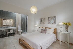 4 室のベッドルーム、アイロン / アイロン台、WiFi、ベッドシーツ