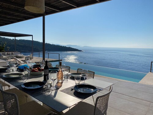 Dreamscape Villa Oneiro - Your Gateway to Seaside Luxury in Sivota