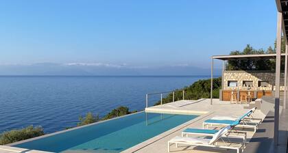 Dreamscape Villa Oneiro - Your Gateway to Seaside Luxury in Sivota