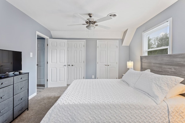 3 bedrooms, iron/ironing board, WiFi, bed sheets