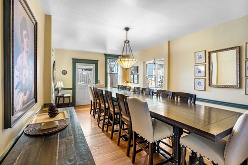 Anne Hathaway, 8 bedrooms, 9 bathrooms, a commercial kitchen and dining room.