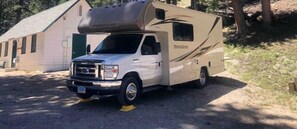 Property grounds - Happy Camper-- Resort-Style RV Stay Near The Strip (Las Vegas)