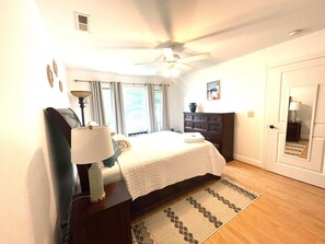 3 habitaciones, escritorio, tabla de planchar con plancha y wifi gratis