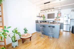 Kjøleskap, mikrobølgeovn, ovn og oppvaskmaskin