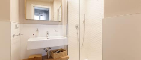 Shower, bidet