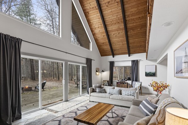 Smart-tv en een open haard