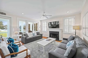 TV, fireplace, offices