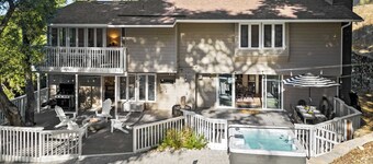 ฟาร์มเฮ้าส์ Hidden Oaks โดย Avantstay ฮอตทับ ดาดฟ้า