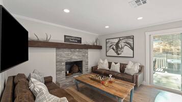 House (4 Bedrooms) | Interior