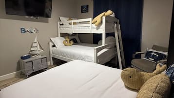 4 habitaciones, tabla de planchar con plancha, wifi y ropa de cama