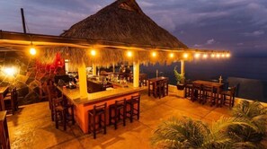 Bar (en la propiedad)