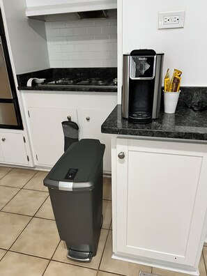 Microwave, oven, stovetop, dishwasher - Oak Park Queen (Oak Park)