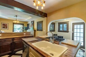 Private kitchen - ✨Historic Downtown✨ pool/outdoor kitchen/#LOCATION. (Phoenix)
