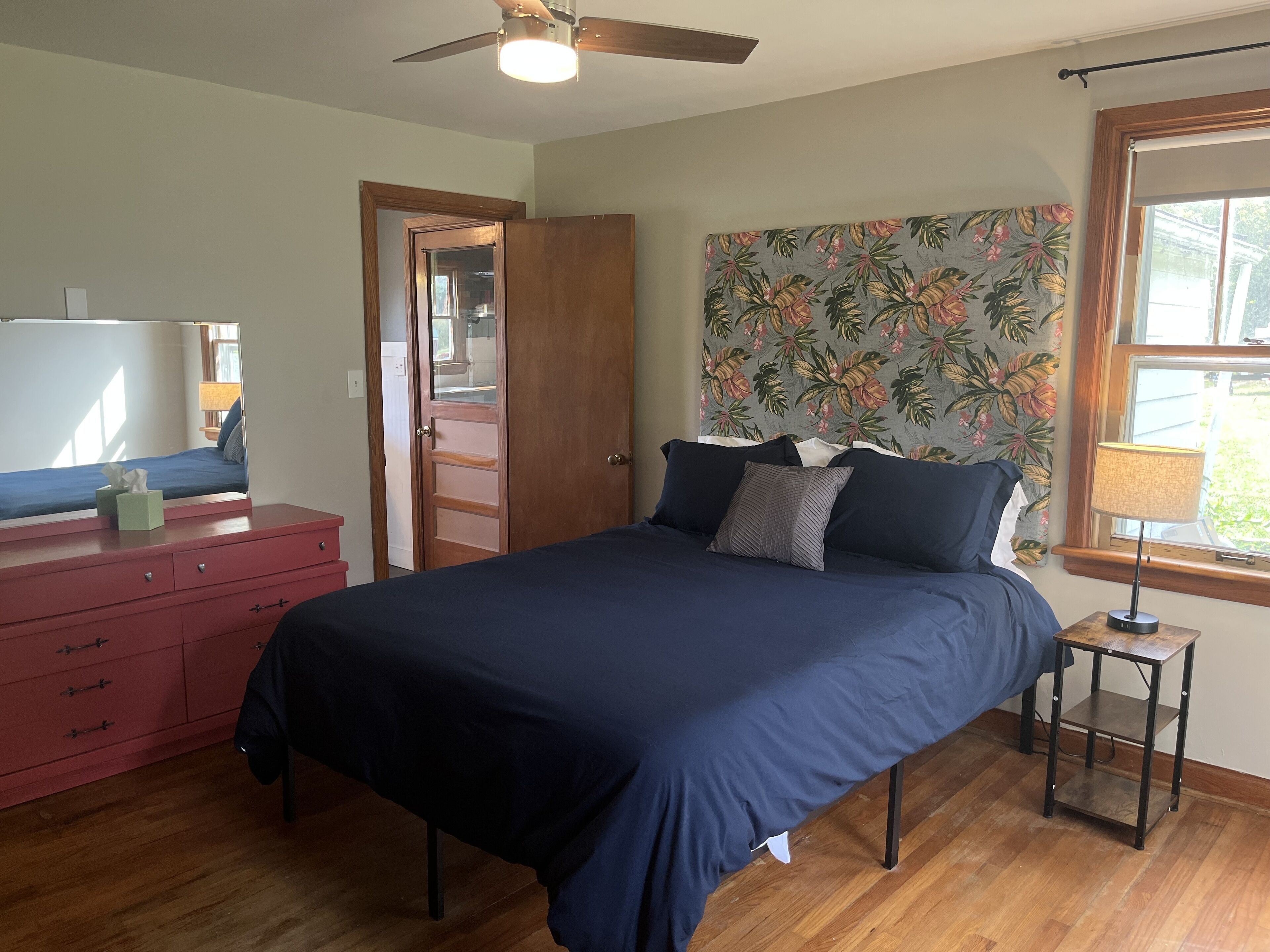 3 makuuhuonetta, silitysrauta/-lauta, Wi-Fi, vuodevaatteet