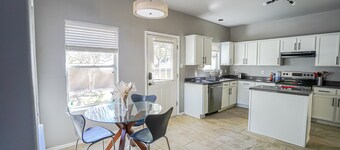 Ideally Located, Stone Oak Extended Family Stay