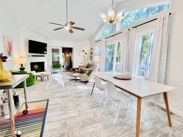 Smart TV - Cozy Ocean Pines Cottage (Ocean Pines)