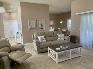 Smart TV - Secluded & peaceful yet minutes from shopping & beaches - the sun is calling (Cape Coral)