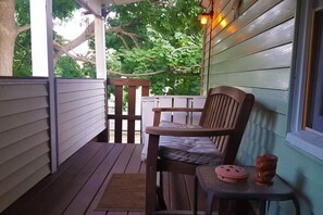 Terrace/patio - 1BR Duplex w/ Projector, Full Kitchen and Comfort (Cleveland)