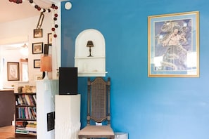 Interior - 1BR Duplex w/ Projector, Full Kitchen and Comfort (Cleveland)