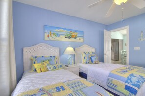 3 bedrooms, iron/ironing board, free WiFi, bed sheets - Adorable 3BR 2BA Cottage - Shore Drive Area of Myrtle Beach! (Myrtle Beach)