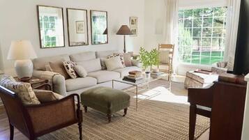 TV, fireplace, books, offices