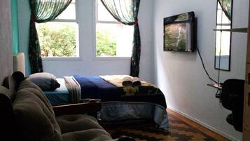 1 soverom, wi-fi (inkludert) og sengetĂžy