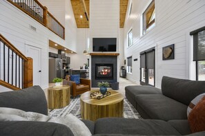 TV connectée, cheminée, baby-foot