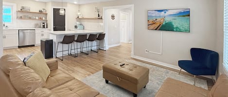 Smart TV, computer monitors