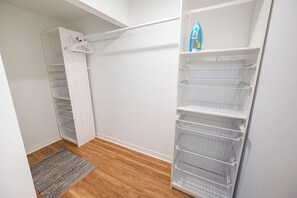 Unclassified image, 5 of 25, button