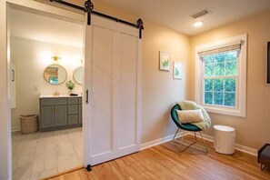 Interior - Sunset Villa by PoshStMgmt ~ 3 Miles to UNCW ~ Close to Beach & Downtown (Wilmington)