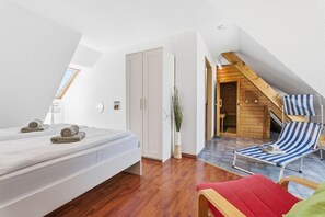 4 bedrooms, iron/ironing board, WiFi