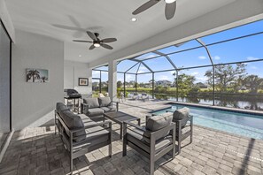 Een verwarmd zwembad