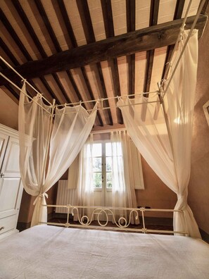 2 bedrooms, travel cot
